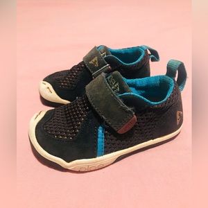 Plae Ty Toddler Sneaker - size 6